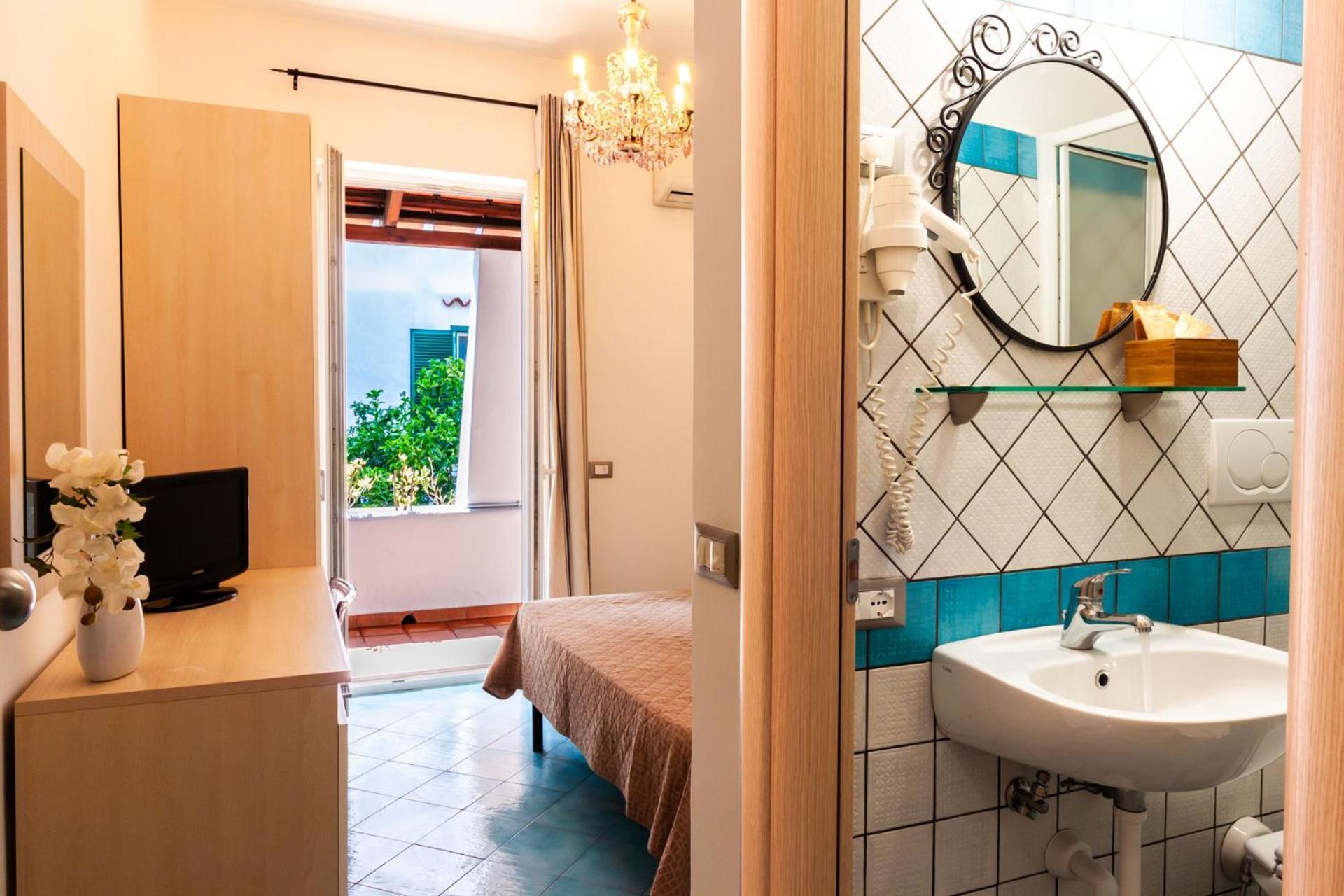 Don Giorgio Rooms & Apartments Ischia Exteriör bild